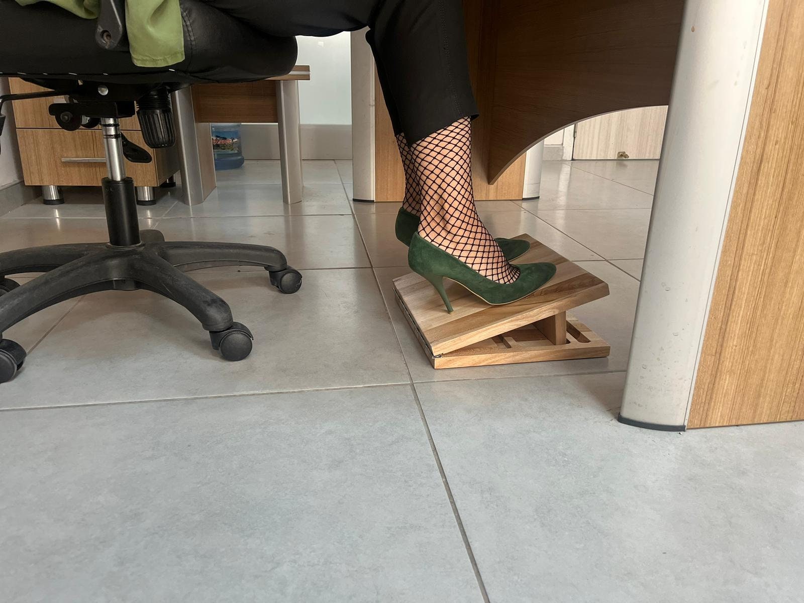 Foot Rest for Under Desk at Work Under Desk Footrest Wooden Foot Stool Under  Desk Slanted