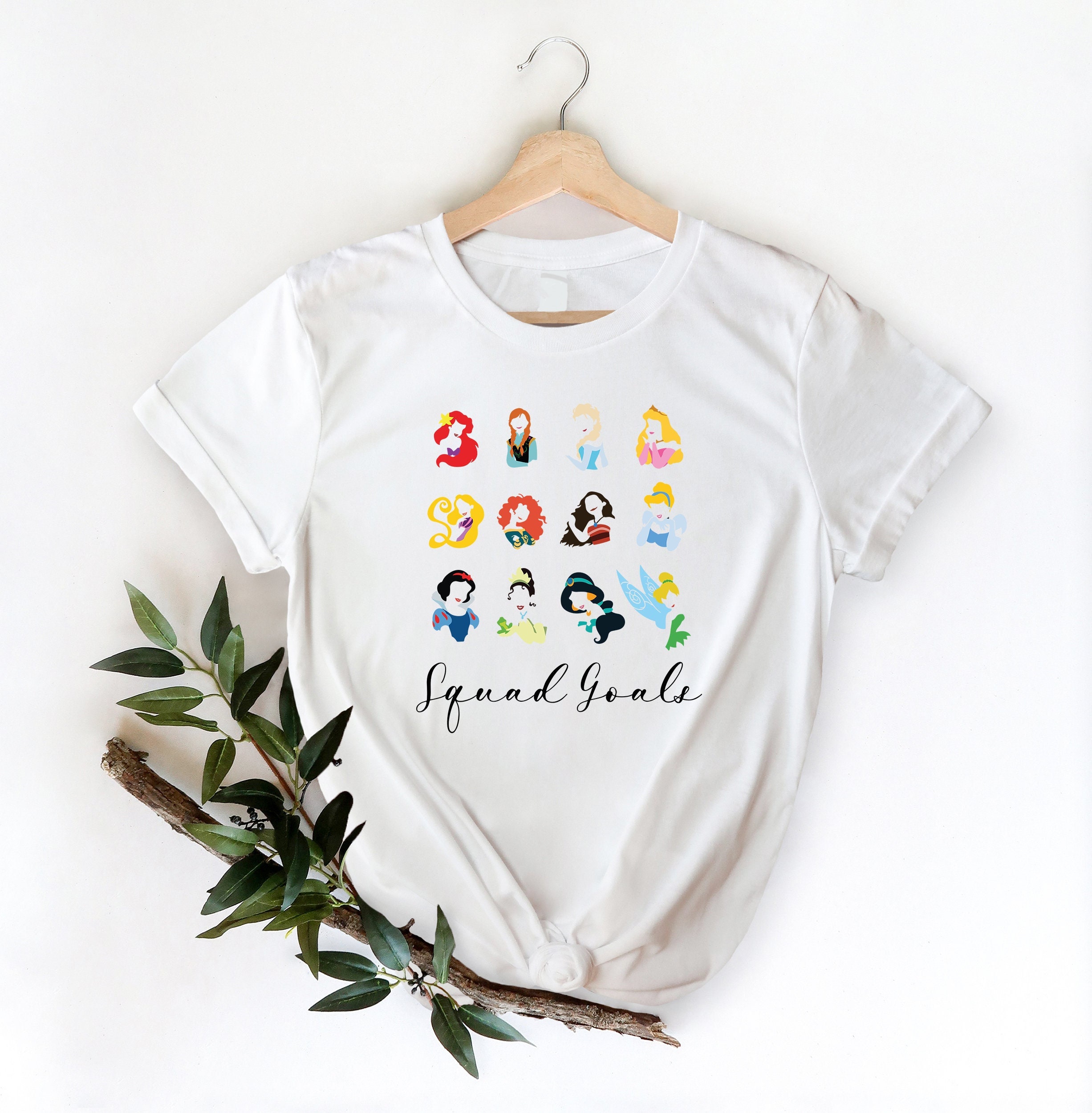 Visiter la boutique DisneyDisney Princess Squad Line Art C2 T-Shirt 