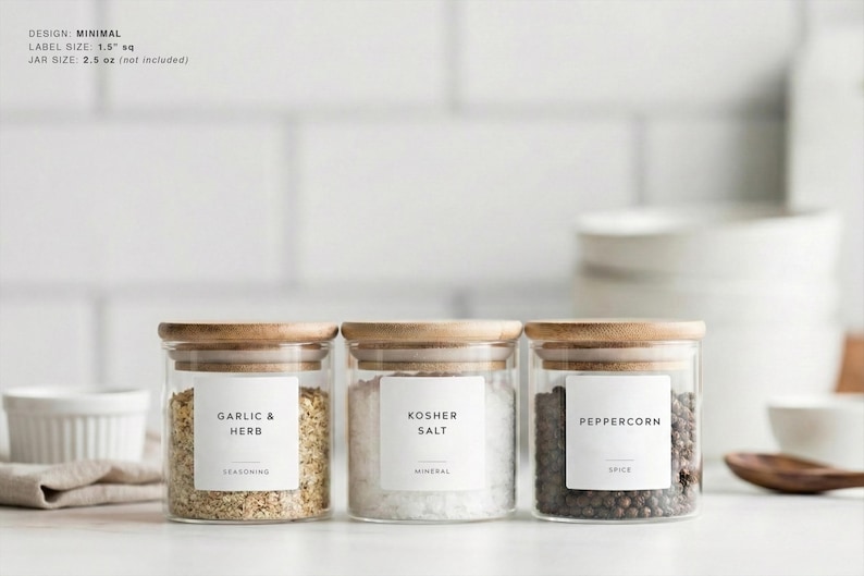 Moderne Gewürzetiketten (Minimal Design) • Minimalistische Vorratskammer Aufkleber • Wasserdichte Küchenetiketten • Ölbeständiges Vinyl • Kräuter, Gewürze 1.5" Square