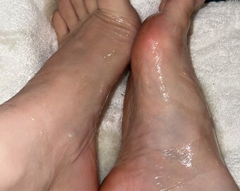 Cute latina feet