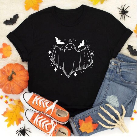 Discover Halloween Geister, Gruselige Saison Geister T-Shirt