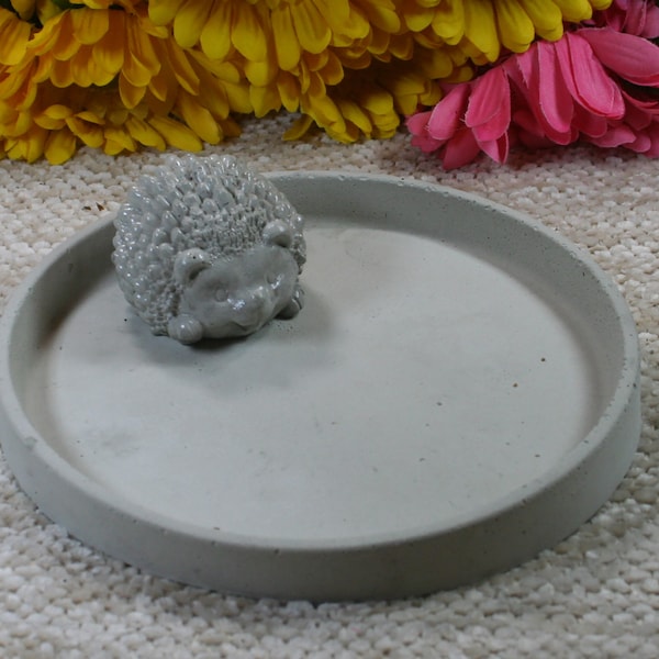 Round concrete trinket tray with a hedgehog, concrete home decor, cement jewelry dish