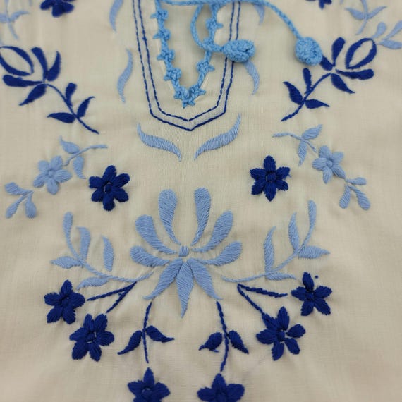 Vintage 1930s Hungarian White & Blue Bohemian Emb… - image 5