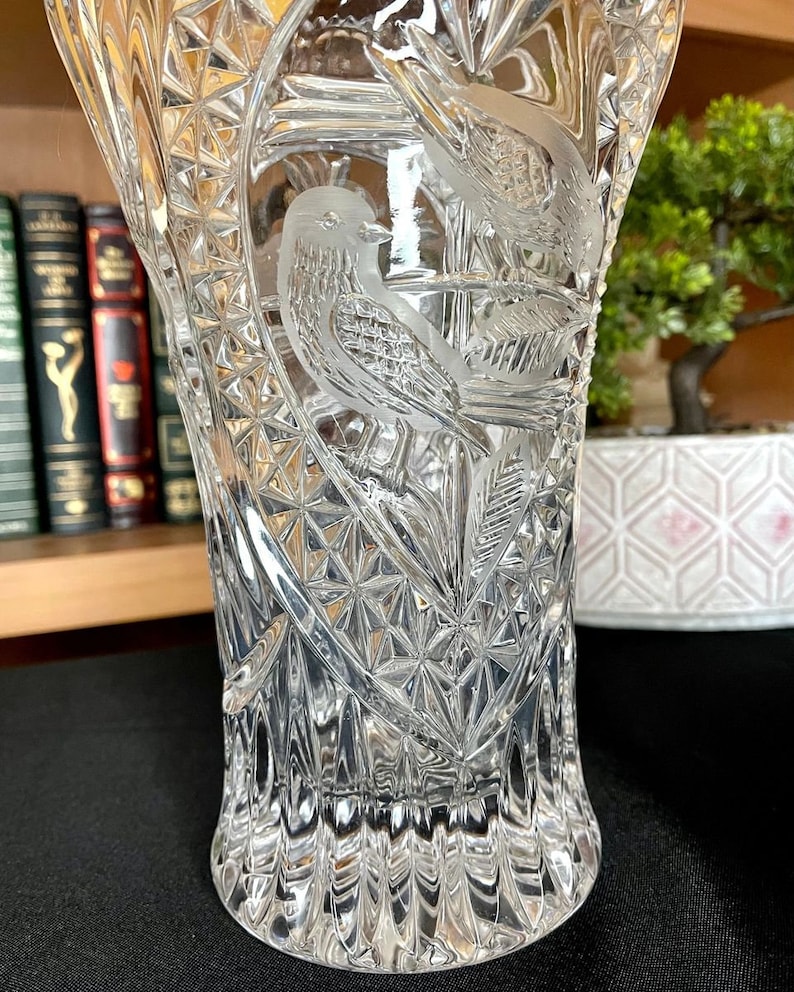 Hofbauer Byrd Collection 10 Vase image 3