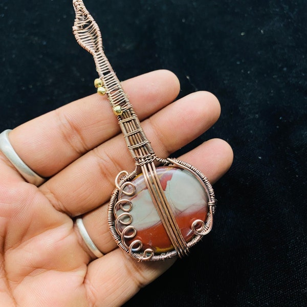 Pendentif en cuivre jaspe enroulé, collier guitare enroulé sur un fil métallique, pendentif en pierres précieuses, instrument de musique, bijoux en cuivre, cadeau pour elle, pendentif en jaspe