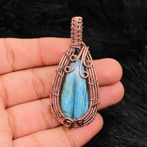 Labradorite Gemstone Wire Wrapped Pendant, Copper Wire Pendant, Natural Labradorite Jewelry, Handmade Wire Jewelry Crystals Necklace Pendant