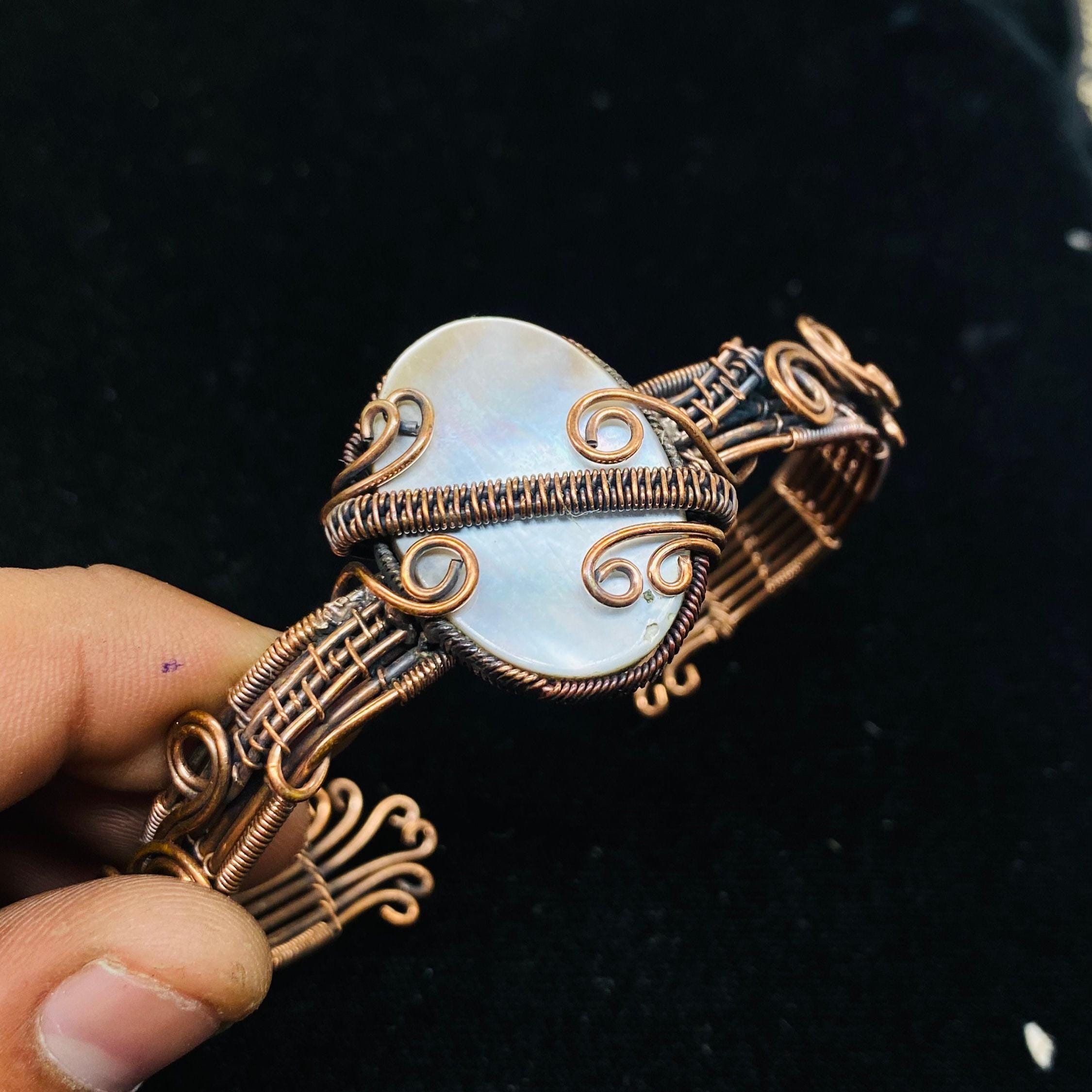 Pearl Copper Wire Wrap Cuff Bracelet MOP Adjustable Bracelet Handmade Wire Bangle Sea Pearl Bracelet Designer Bangle Woman Jewelry