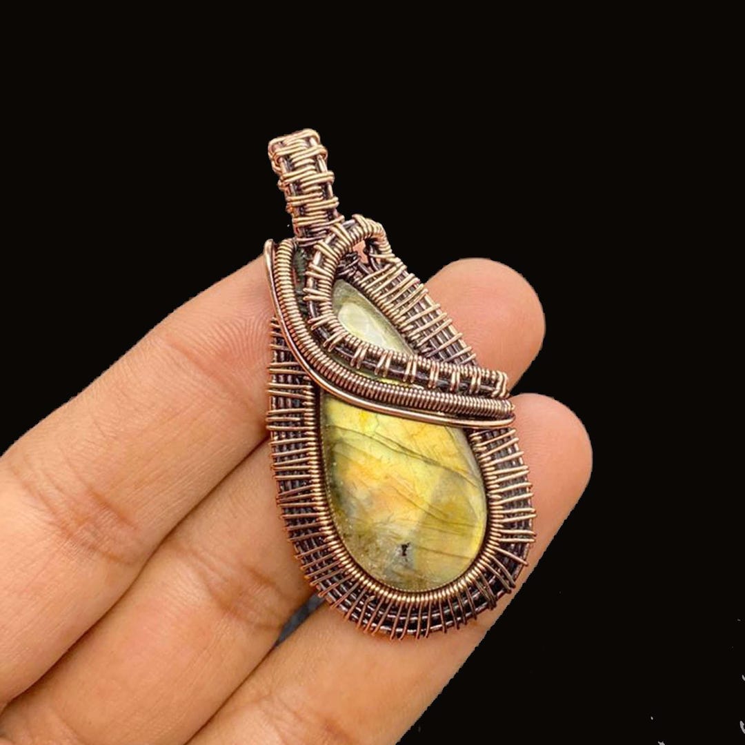 ワイヤーラップラブラドライトペンダント：銅製ボヘミアン