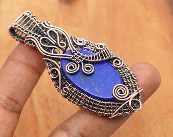 銅線で巻かれたラピスラズリの太陽ペンダント：手作りの宝石ジュエリー