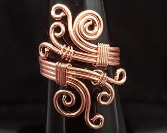Handgemaakte draadgewikkelde koperen ring: draadkettingontwerp