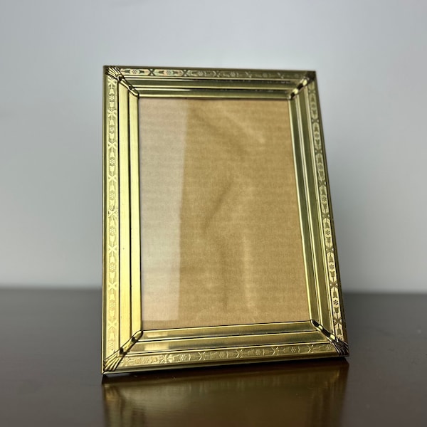 Vintage Art Deco style Shiny Brass/Gold Floral/Flower Embossed Details 5x7 Picture Frame Tabletop Display, HollyWood Regency/Mid Century