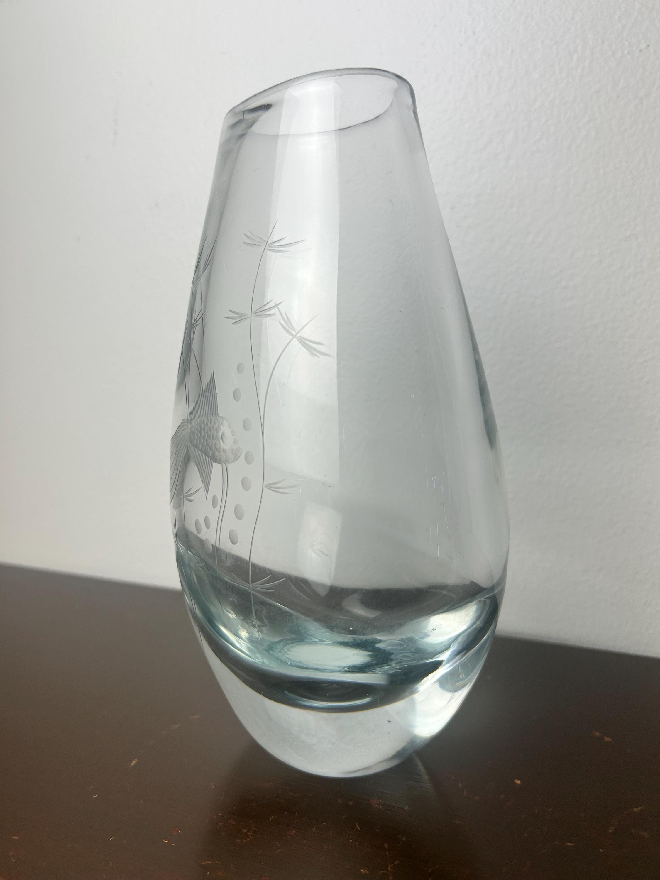 Vintage Sweden Kosta Boda 『Teardrop』 Kosta Boda Teardrop Raindrop drop Vase Signed 47801 Warff Sweden