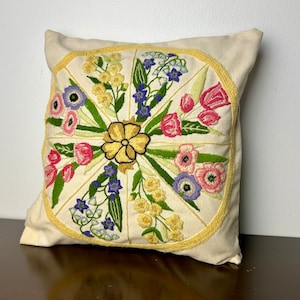 Vintage Floral Crewel Embroidered Decorative Throw Pillow, Colorful Botanical Home Accent, Embroidered Flower Bed/Couch Decor