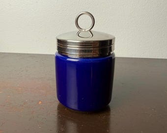 Ceramiczny pojemnik na jajka w kolorze kobaltowym i ze stali nierdzewnej, akcesoria do serwowania brunchu Cottagecore