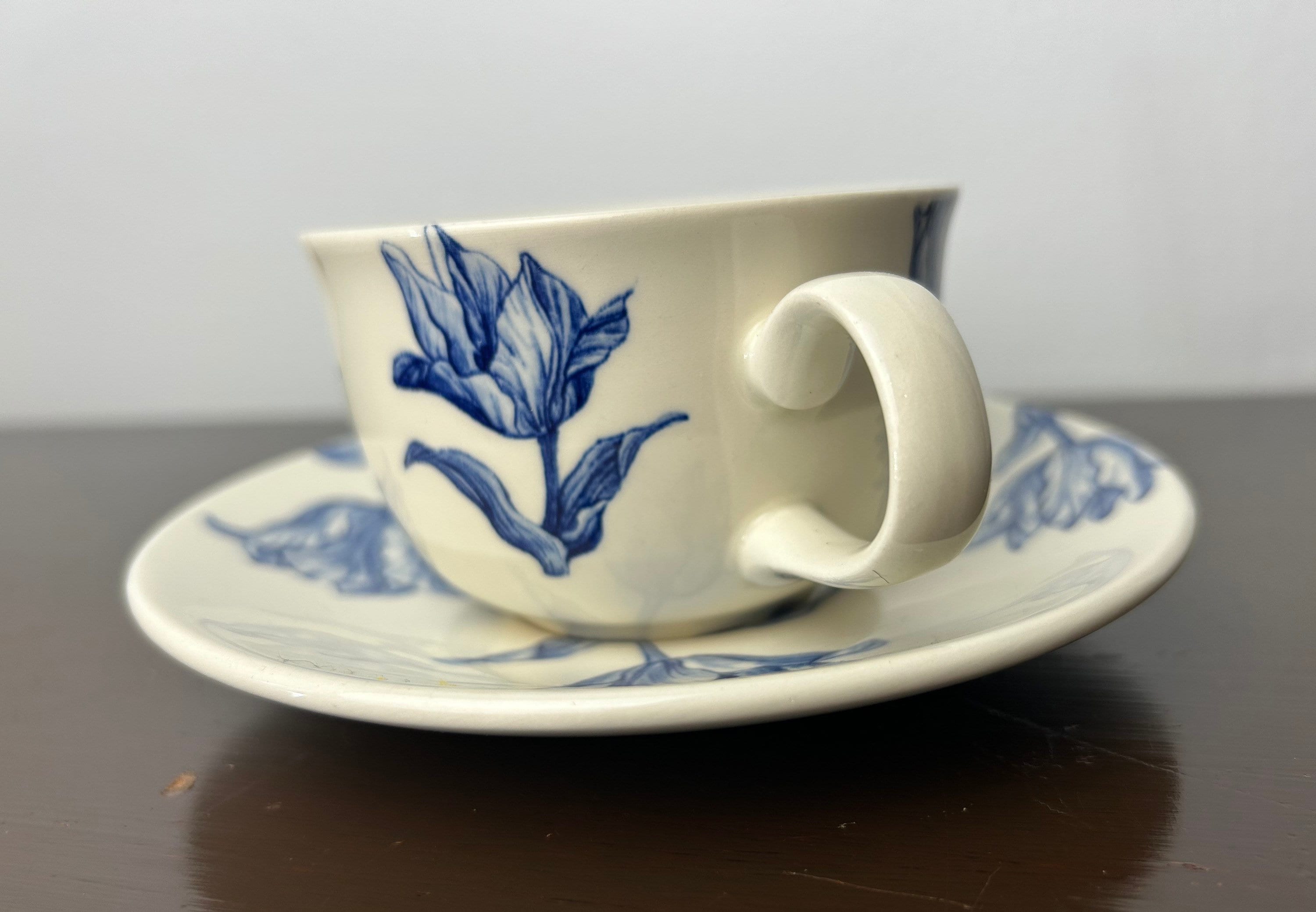 ロイヤルスタッフォードティーカップセット ロイヤル スタッフォード/ Royal Stafford ティーセット – 西洋