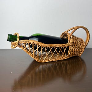 ミッドセンチュリー手編みウィッカーランビックワインボトルキャリア/ホルダーバスケット、BOHOヴィンテージホームバー装飾アクセサリー、ワインキャディサーバー