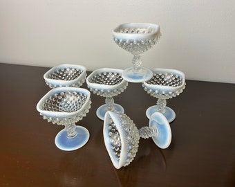 Vintage Fenton Français opalescent Hobnail Hobnail Square 6 verres à sorbet, desserts Mid-Century bols sur pied, coupes de champagne