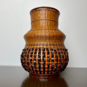 Oriental/Primitive style Shanghai Handicraft Woven Wicker Bamboo Basket Vase, Japanese Ikebana Flower Arranging, Peoples Republic of China