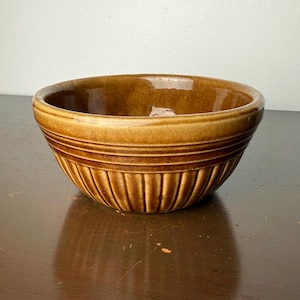 Vintage Braun Steinzeug Kleine Servierschüssel USA Keramik Ring & Gerippte Seiten