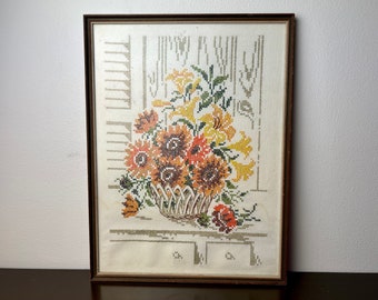 Ricamo vintage a punto croce floreale incorniciato, girasoli, decorazione in stile rustico