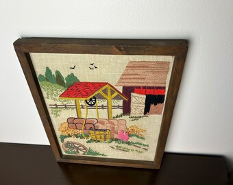 Tableau Broderie Crewel Vintage Années 70 - Motif Récolte été Pommes Baies - Encadré 19x15 Pouces