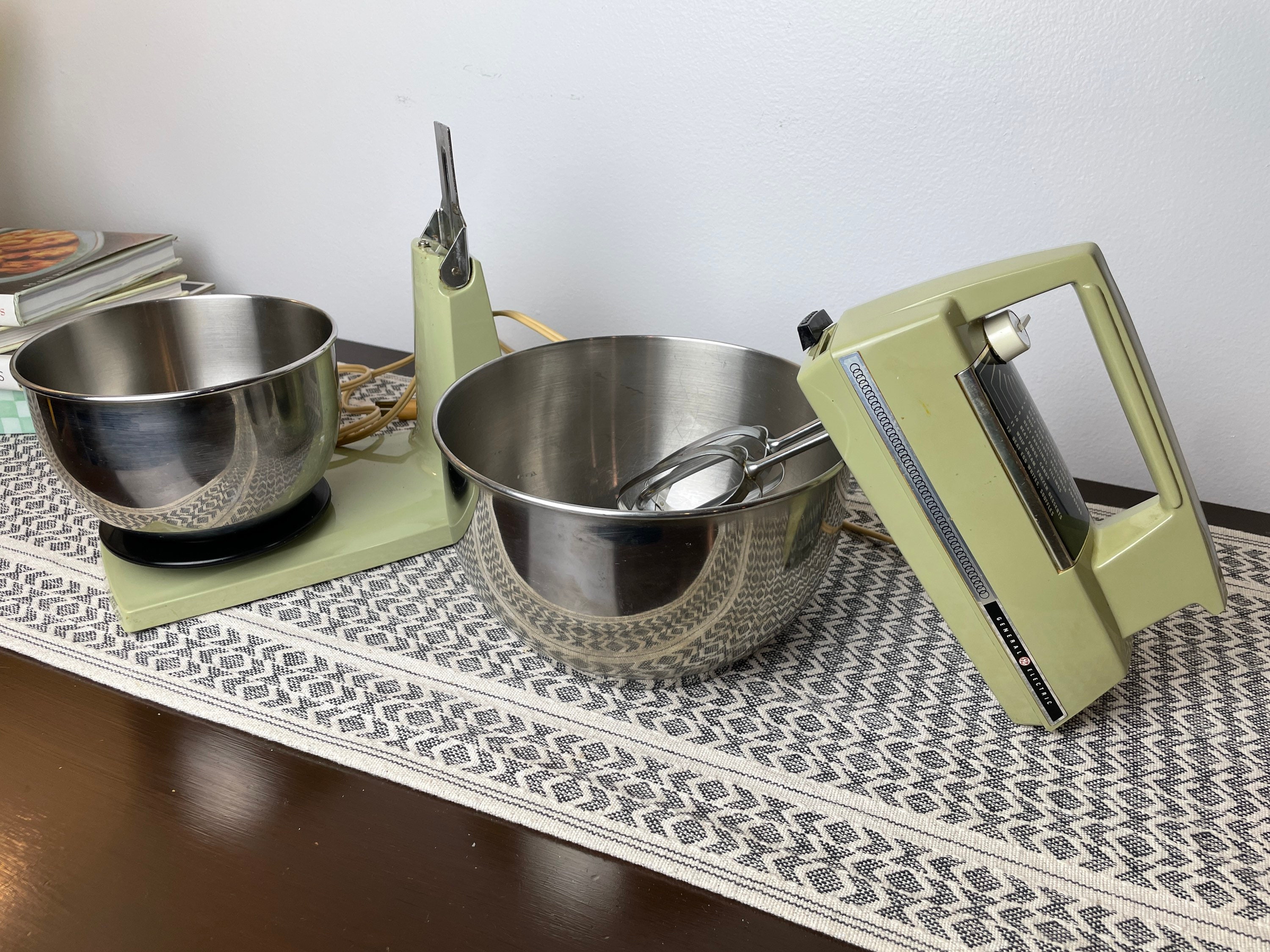 waring, Kitchen, Vintage Green Avocado Electric 2 Speed Hand Mixer  Excellent Condition
