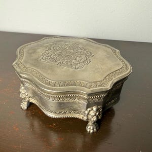 Lion crest box - Etsy 日本