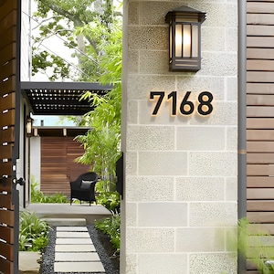 Letrero de metal personalizado con palabras, personalización de cabezal de puerta con letras luminosas, fabricación de vallas publicitarias para exteriores, letras retroiluminadas de cristal dorado de titanio galvanizado