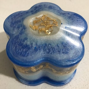 Flower Resin Box,,Candy o Chocolate Bowl, Birthday Present, Bridal Shower, Favours, Trinket Box, Gift Mom, Bead holder