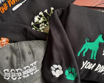 Sweat-shirts brodés Malachie Vize et Kade Mitchell || Sous licence officielle Leigh Rivers || Taille unisexe, sweat-shirts Gildan