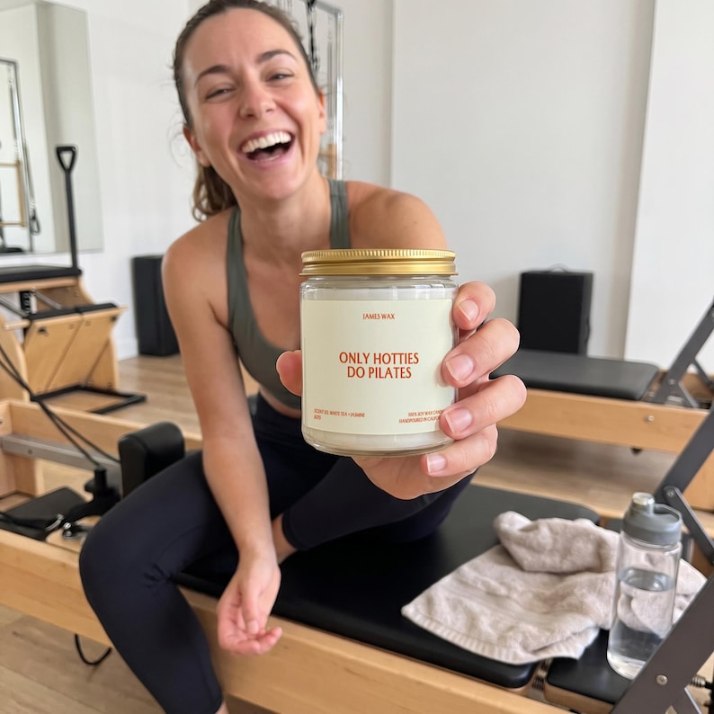 Vela Pilates, Regalo Pilates, Solo las chicas guapas hacen Pilates, Regalo para ella, Idea de regalo para hacer ejercicio, Regalo para un amigo, Regalo para él, Regalo de agradecimiento J070 imagen 2