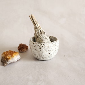 Ceramic Smudge Bowl | Handmade Ceramic bowl | Ceramic Jewellery Dish | Palo Santo holder | Ceramic Crystal dish | Pottery Gifts