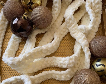 Crocheted Christmas Tree Garland