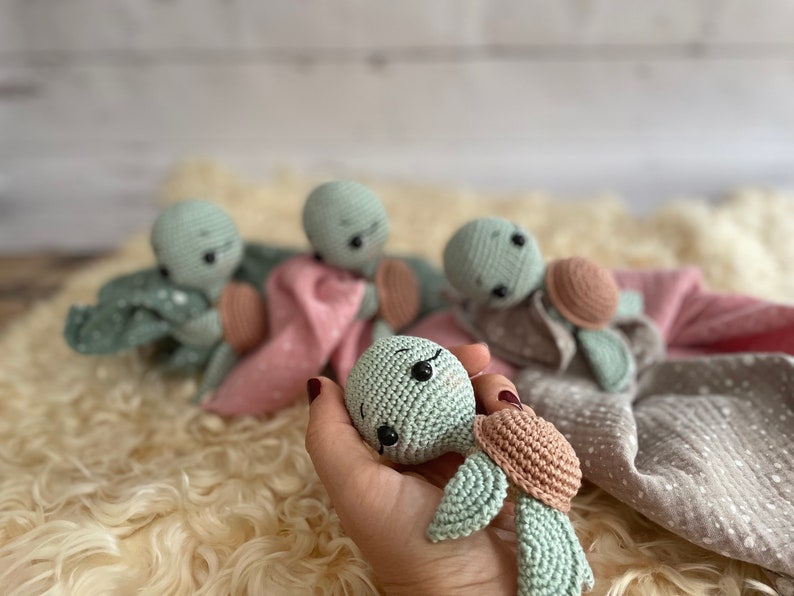 Schnuffeltuch,Schmusetuch,Kuscheltier schildkröte, Babygeschenk,Geburtsgeschenk,schildkröte Amigurumi,Muslin afbeelding 3