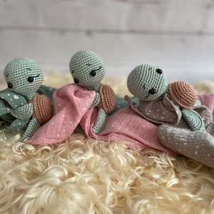 Schnuffeltuch,Schmusetuch,Kuscheltier schildkröte, Babygeschenk,Geburtsgeschenk,schildkröte Amigurumi,Muslin afbeelding 5