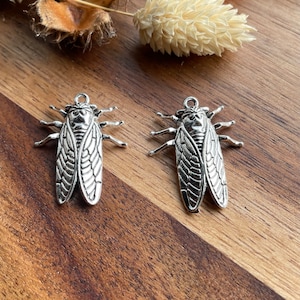 Cicada charms silver 27 x 22mm