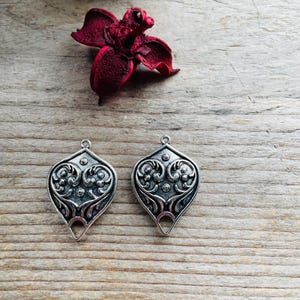 Vintage Tibetan Silver Heart Charm Connector (30mm)