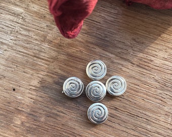 Couleur argent antique 3x10mm Swirl Round Small Hole Beads