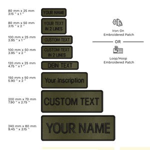 以下が含まれることがあります： 黒文字の入った緑色の刺繍パッチが10枚セットになっています。パッチは、8cm×2.5cmから24cm×8cmまで、さまざまなサイズがあります。パッチはアイロンで接着したり、縫い付けたりできます。パッチのテキストには、「Your Name」、「Your Text in 2 Lines」、「Custom Text」、「Dein Text」、「Your Inscription」、「Custom Text」が含まれています。