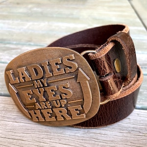 Mesdames, mes yeux sont là-haut - Boucle de ceinture western (bronze)