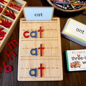 Bandeja de tarjetas de actividad ortográfica madera de arce lección educativa en casa tablero de escritura titular de la tarjeta de rima tiza inspirada en Montessori