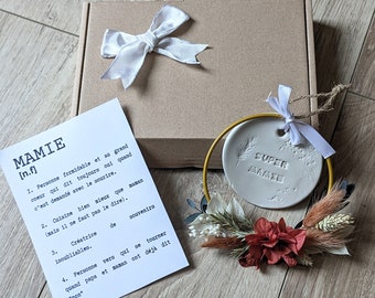 Coffret cadeau mamie - Boite + couronne en fleurs séchées + texte définition Mamie