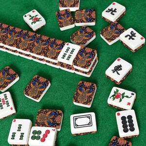 Juego de fichas de Mahjong americano con diseño floral de pavo real, fichas de Mahjong de lujo, regalo elegante para una noche de juegos, colección decorativa de Mahjong imagen 11