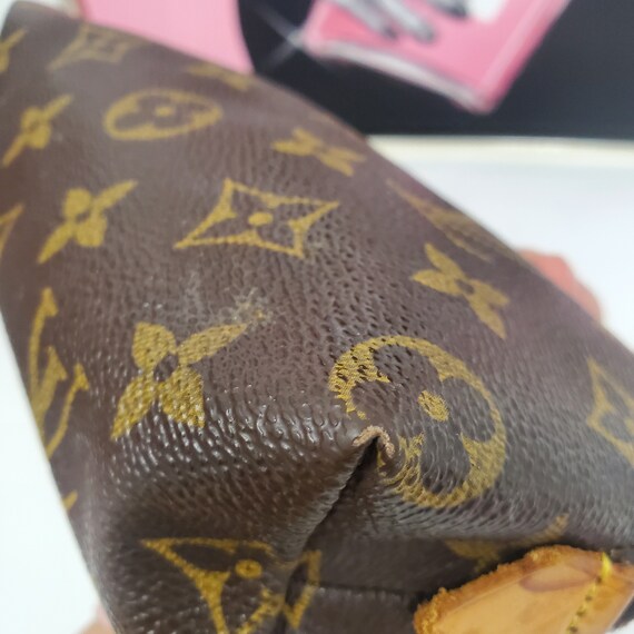 Authentic Louis Vuitton Vintage Cosmatic - image 10