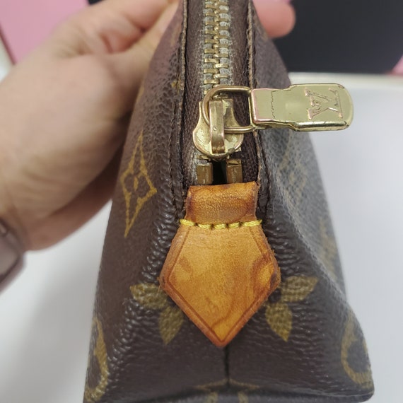 Authentic Louis Vuitton Vintage Cosmatic - image 4