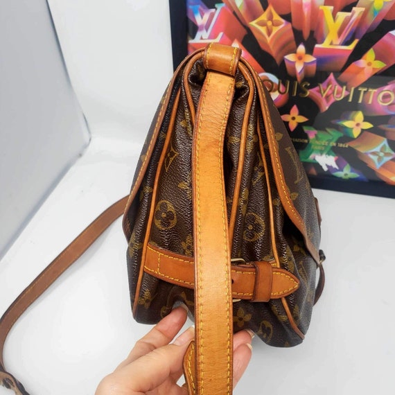 Authentic Louis Vuitton Saumur  30 Crossbody - image 4