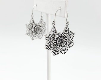 Tanvi Collection Earrings - Silver Filigree Flowers