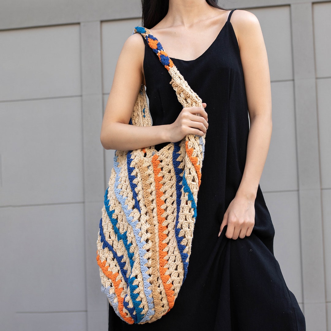 Handmade Crochet Sling Bag for Women, Oversized Cotton  display picture 1