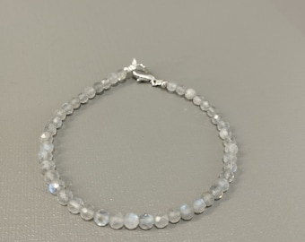 4mm labradorite beaded bracelet - Natural gray gemstone, Healing energy, stacking bracelet, gift for her
