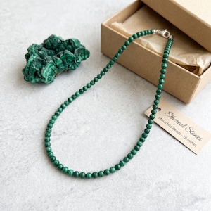 Collar de cuentas de malaquita verde auténtica - Gema de malaquita redonda y lisa de 4 mm - Joyería minimalista - Malaquita natural - Regalos sorpresa